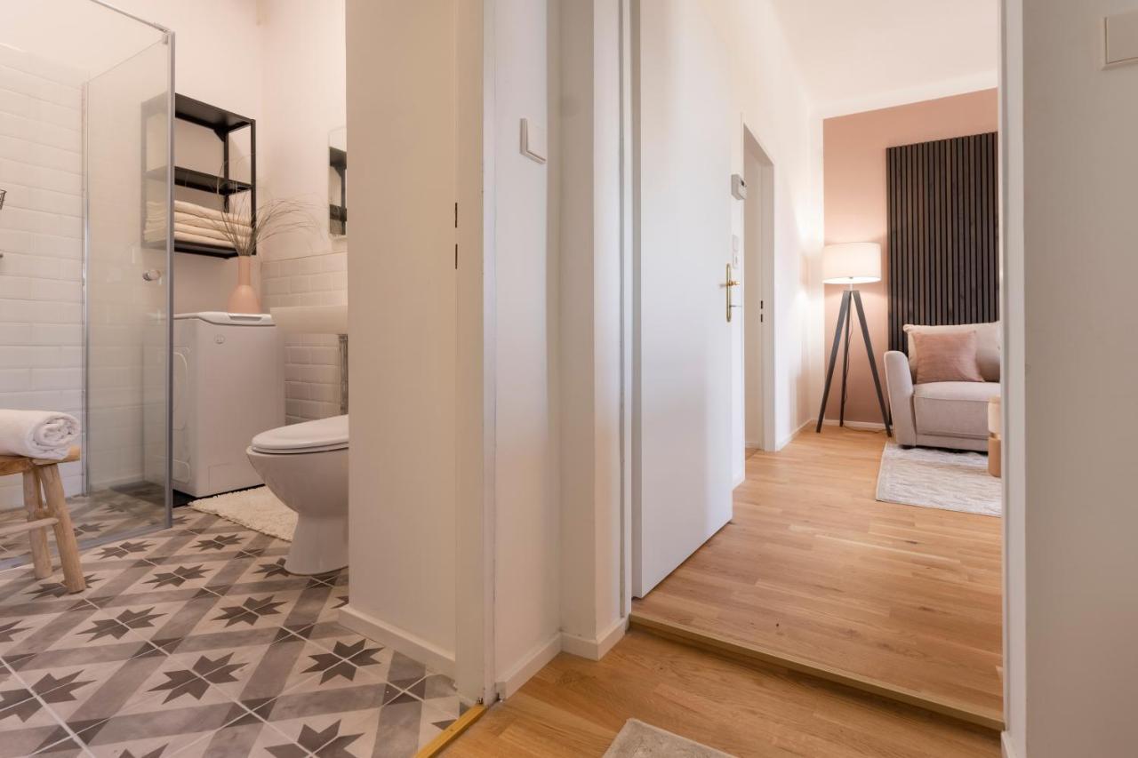 City Lounge Appartement Am Hauptbahnhof Sankt Poelten Exterior photo